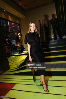 Martha Hunt feet photo 8