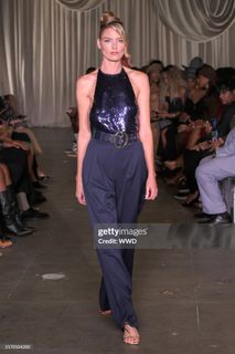 Martha Hunt feet photo 6