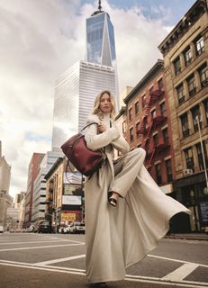 Martha Hunt feet photo 3