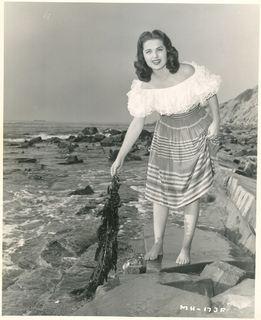 Martha Hyer feet photo 15