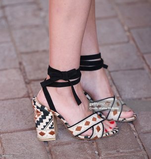 Martha MacIsaac feet photo 3