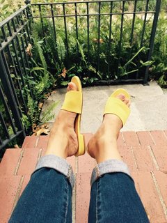Martha Plimpton feet photo 3