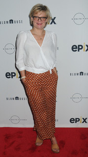 Martha Plimpton feet photo 1