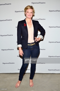Martha Plimpton feet photo 13