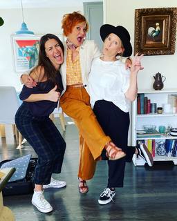Martha Plimpton feet photo 15