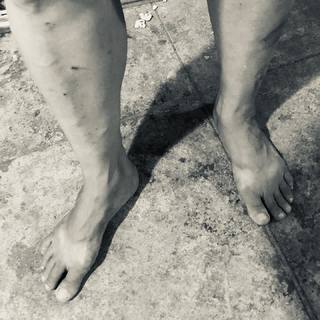 Martha Plimpton feet photo 10