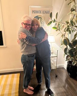 Martha Plimpton feet photo 1