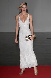 Martina Colombari feet photo thumbnail