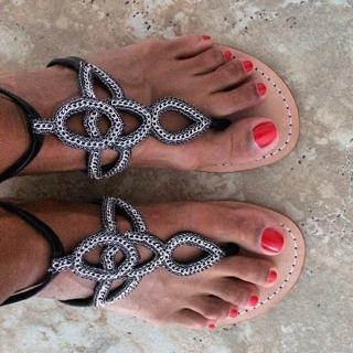 Martina Colombari feet photo thumbnail