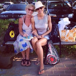 Martina Colombari feet photo thumbnail