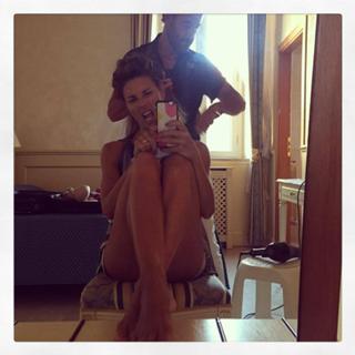 Martina Colombari feet photo thumbnail