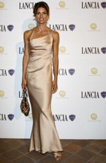 Martina Colombari feet photo thumbnail