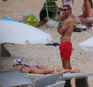 Martina Colombari feet photo thumbnail