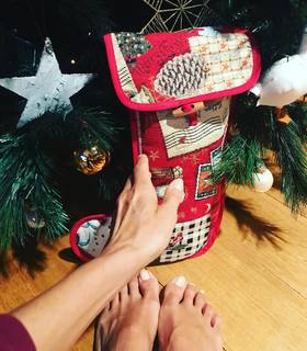 Martina Colombari feet photo thumbnail