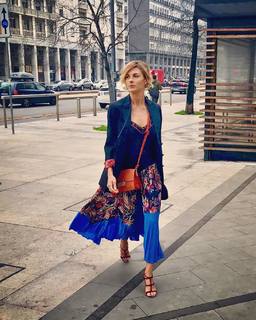 Martina Colombari feet photo thumbnail