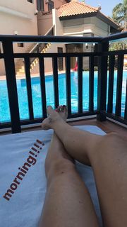 Martina Colombari feet photo thumbnail