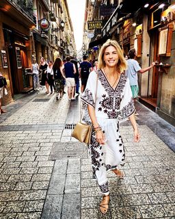 Martina Colombari feet photo thumbnail