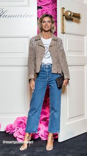 Martina Colombari feet photo thumbnail