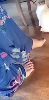 Martina Colombari feet photo thumbnail