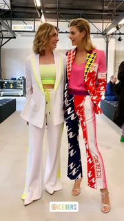 Martina Colombari feet photo thumbnail