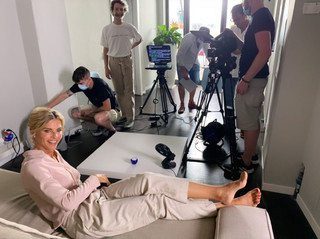 Martina Colombari feet photo thumbnail