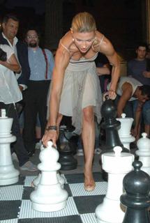 Martina Colombari feet photo thumbnail