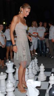 Martina Colombari feet photo thumbnail