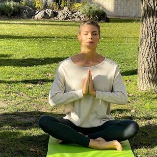 Martina Colombari feet photo thumbnail