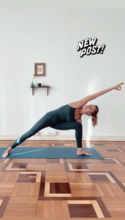 Martina Colombari feet photo thumbnail