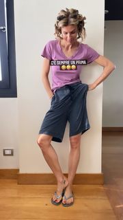 Martina Colombari feet photo thumbnail