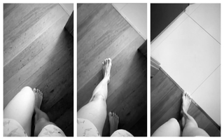 Martina Colombari feet photo thumbnail