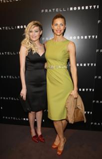 Martina Colombari feet photo thumbnail