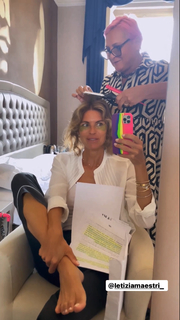 Martina Colombari feet photo thumbnail