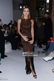 Martina Colombari feet photo thumbnail