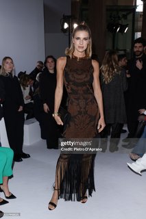 Martina Colombari feet photo thumbnail