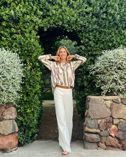 Martina Colombari feet photo thumbnail