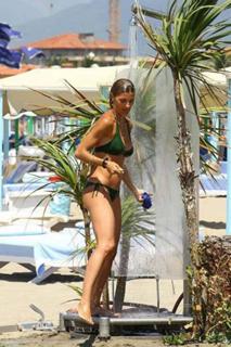 Martina Colombari feet photo thumbnail