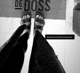 Martina Colombari feet photo thumbnail