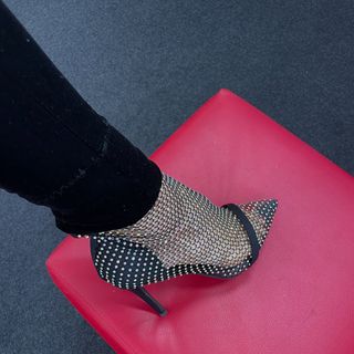 Martina Colombari feet photo thumbnail