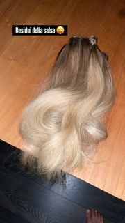 Martina Colombari feet photo thumbnail