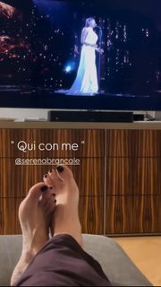 Martina Colombari feet photo 16