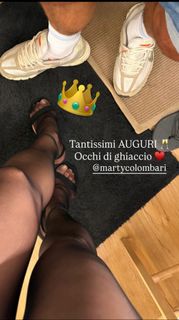 Martina Colombari feet photo 3