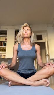 Martina Colombari feet photo 7