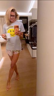 Martina Colombari feet photo 3