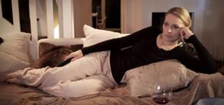 Martina Hill feet photo thumbnail