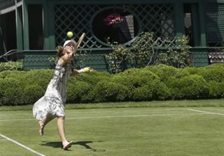 Martina Hingis feet photo thumbnail