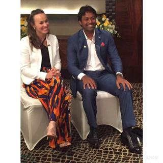 Martina Hingis feet photo thumbnail