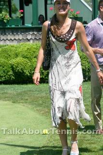 Martina Hingis feet photo thumbnail