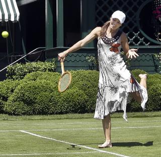 Martina Hingis feet photo thumbnail