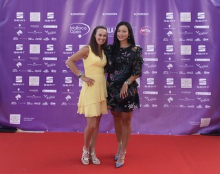 Martina Hingis feet photo thumbnail